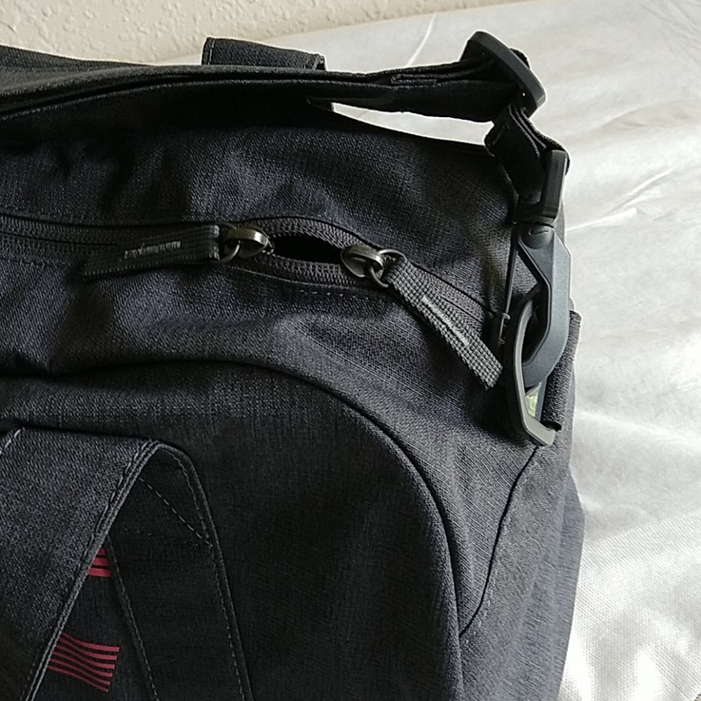Nike Duffle Bag - Picture 3 of 7